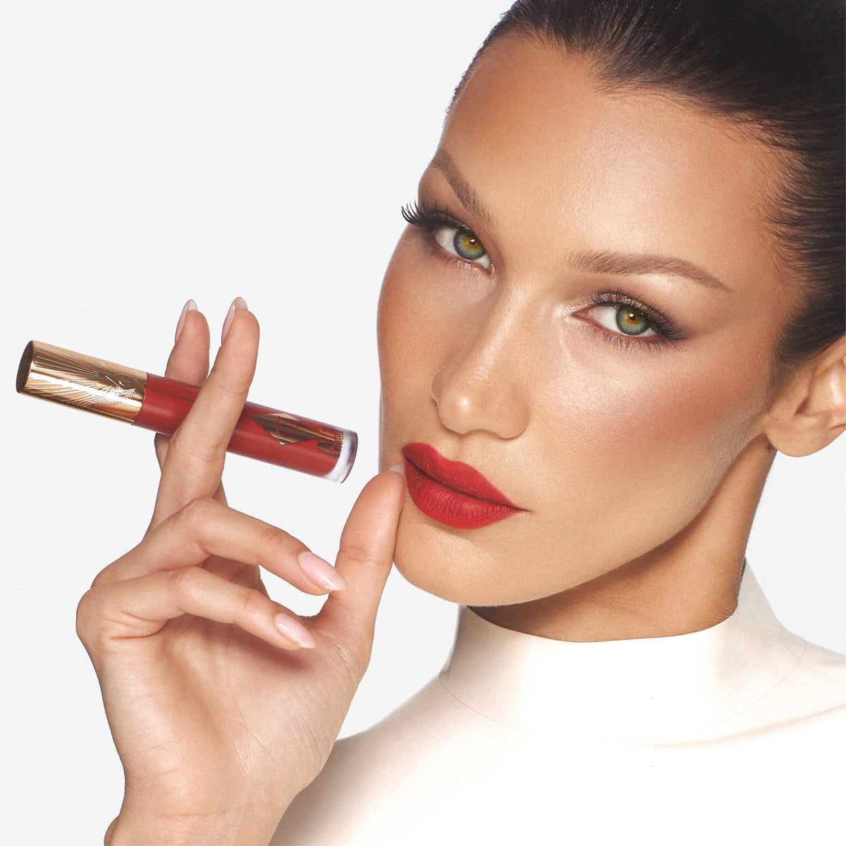 CHARLOTTE TILBURY Flawless Lip Blur