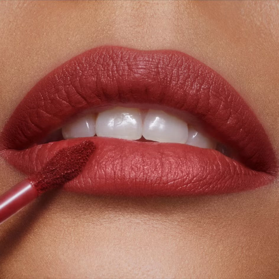 CHARLOTTE TILBURY Flawless Lip Blur